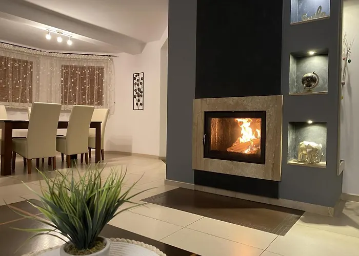 4 Bedroom Family House With Access To A Hot Tub