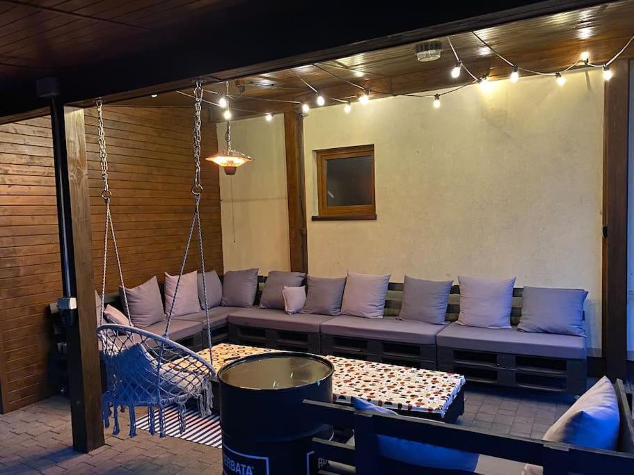Appartamento 4 Bedroom Family House With Access To A Hot Tub