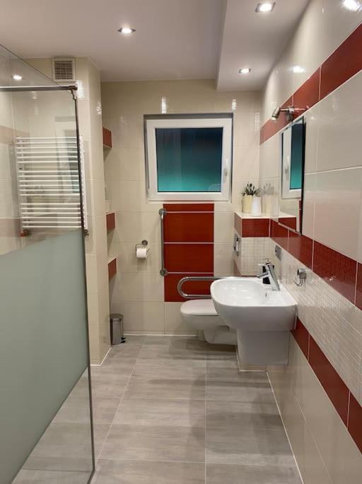4 Bedroom Family House With Access To A Hot Tub Appartamento *