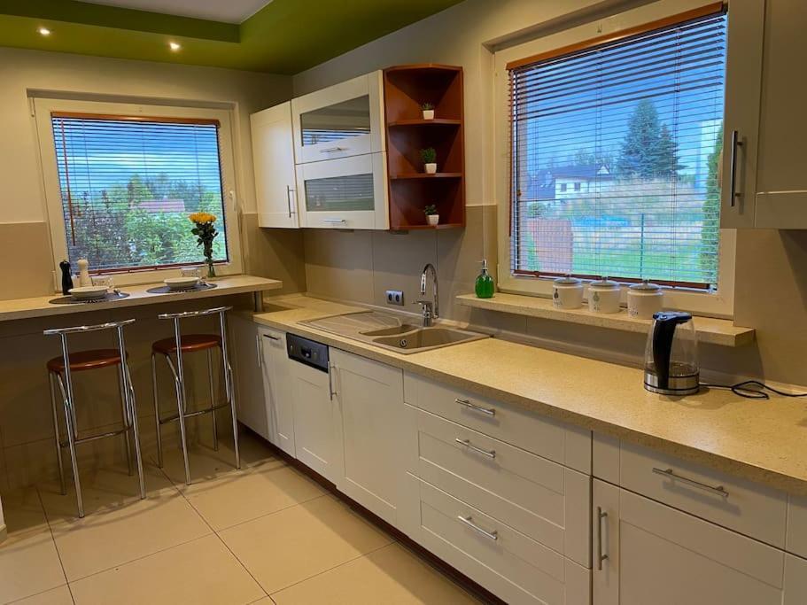 4 Bedroom Family House With Access To A Hot Tub *